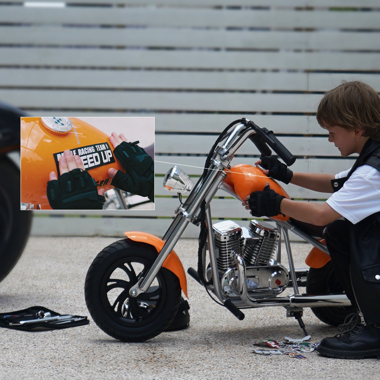 Moto infantil inteligente con luces y altavoces integrados