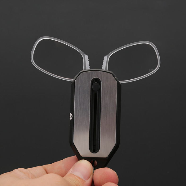 ULTRA-LIGHT AND PORTABLE KEYCHAIN PINCE-NEZ READING GLASSES