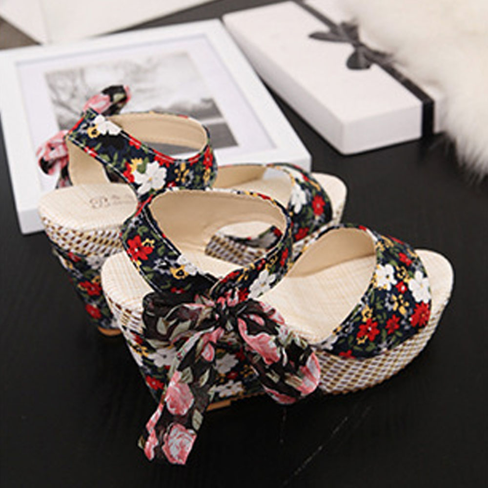 Castillotigo™ Sandalias de moda con estampado de boca de pez de una palabra