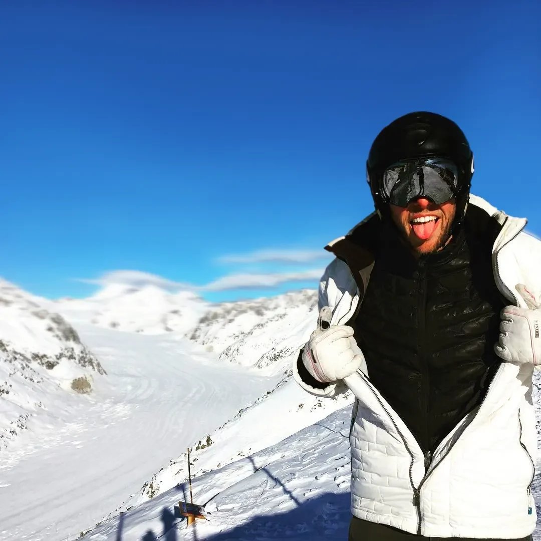 2022 Updated Version Two-touch LED Controller Heated Vest For Men & Women With Battery Pack