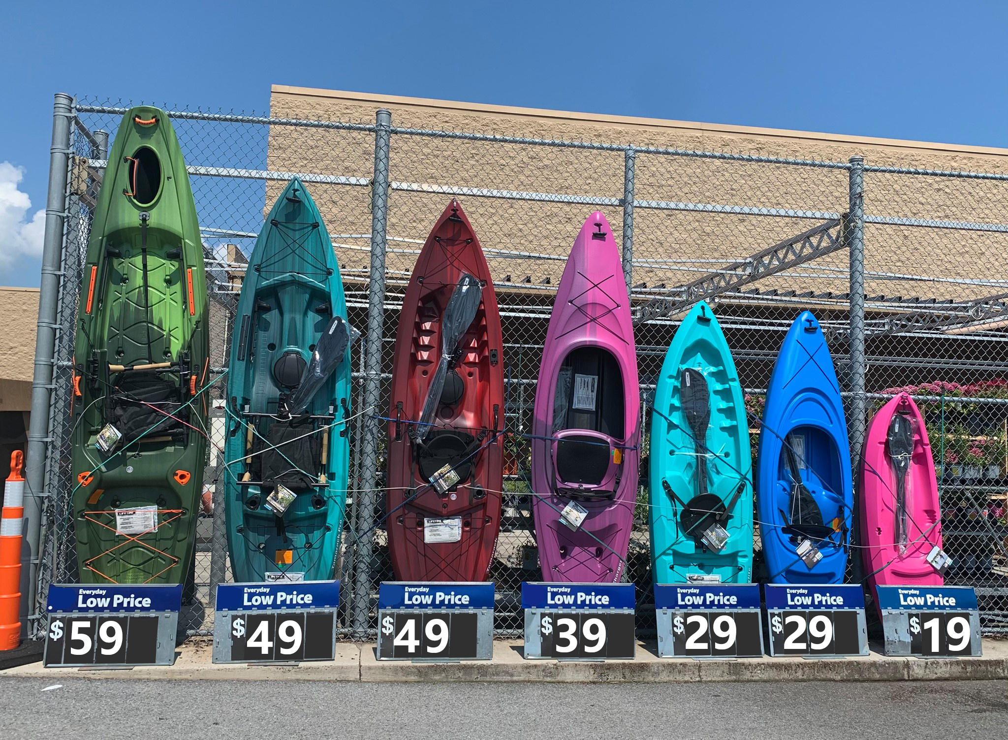 From Various Top Brands，Unsold High Quality Kayaks And Canoes Are Now Almost Given Away
