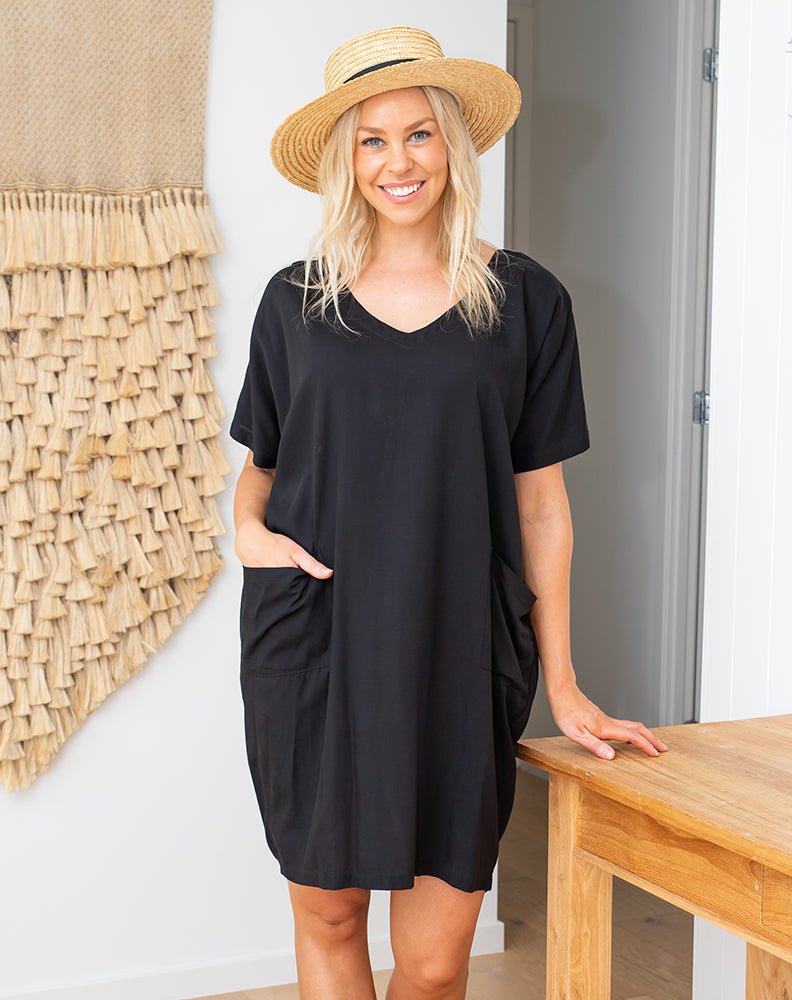 Anisa | Polished Pocket Dress