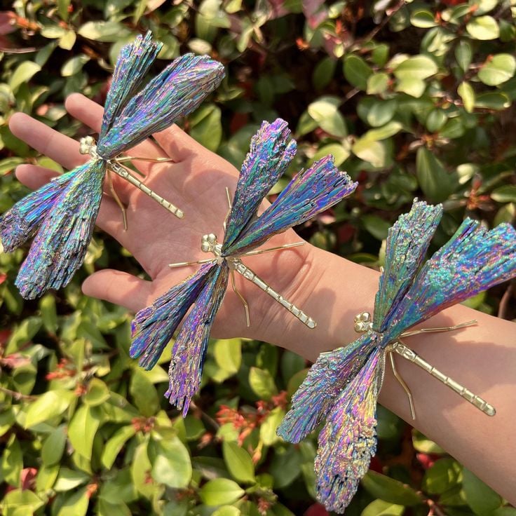 AURA KYANITE DRAGONFLY