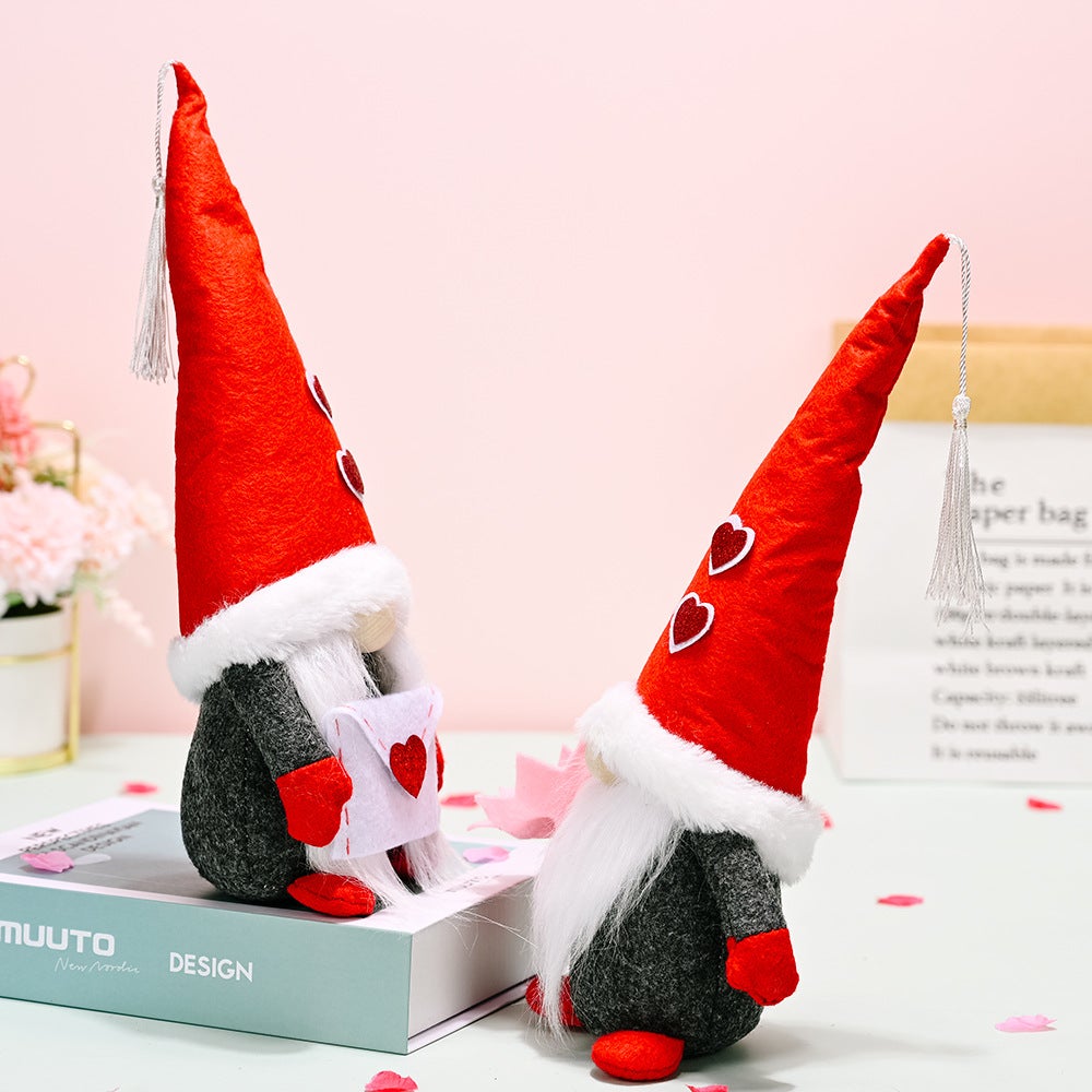 Higolot™ Valentine's Day Mr. Gnome with flowers and Ms. Gnome with love letter