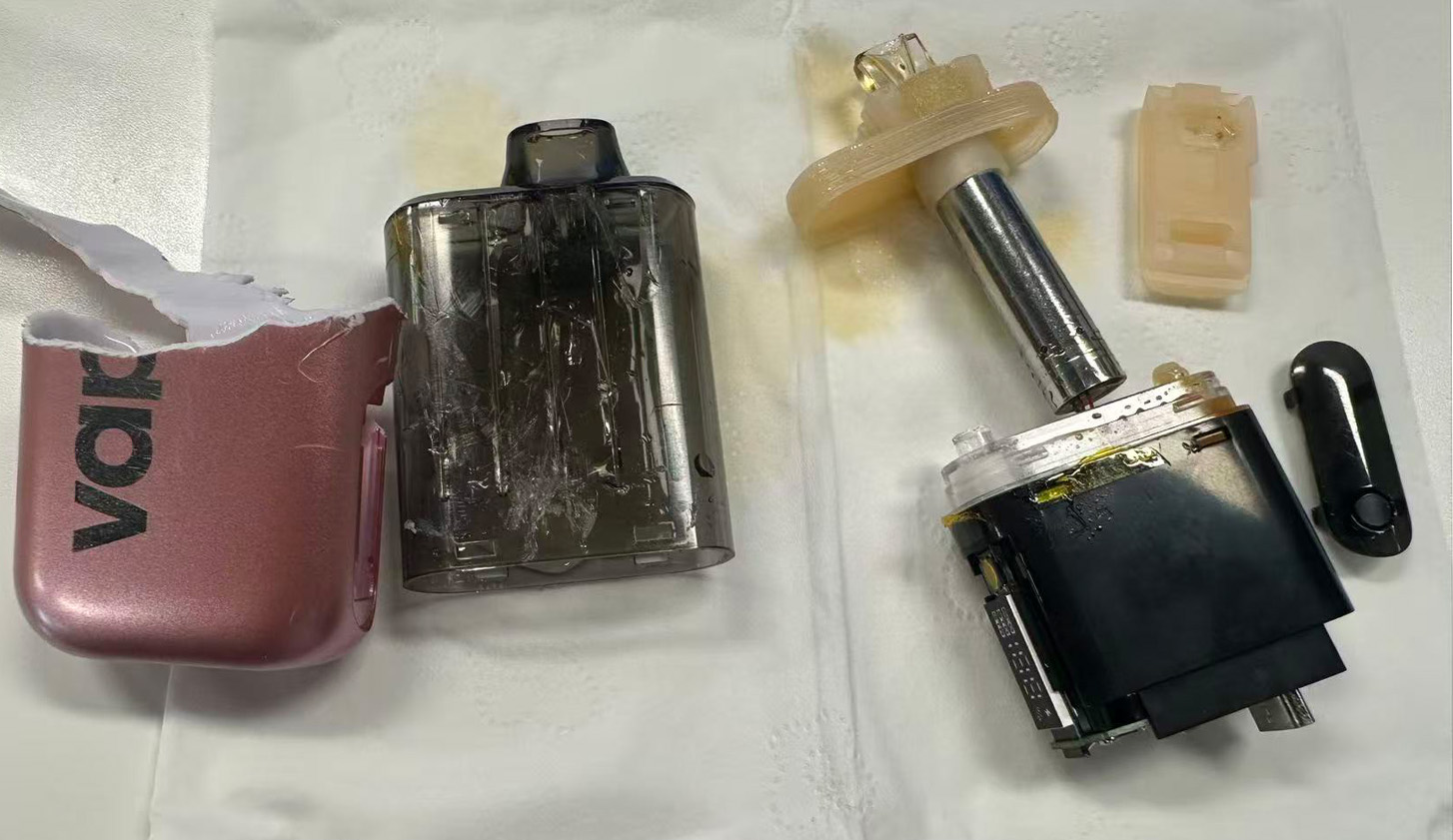 Inside the VAPEPIE MAX 40000