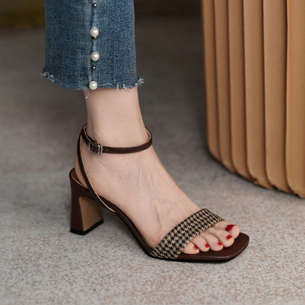 Castillotigo™ 2022 sandalias de moda con hebilla de nuevo estilo