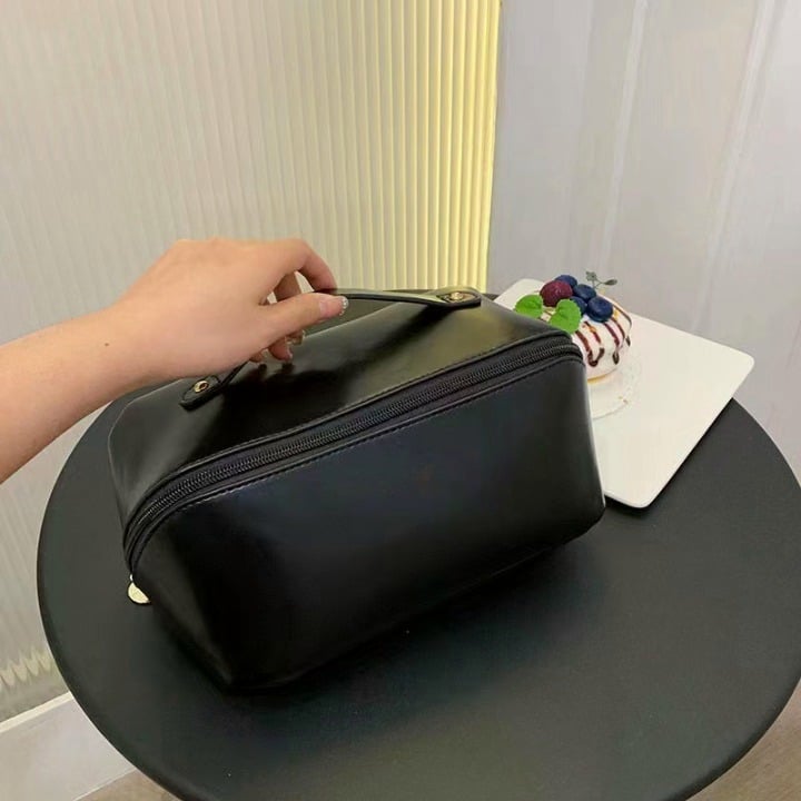 Large-capacity Travel Cosmetic Bag